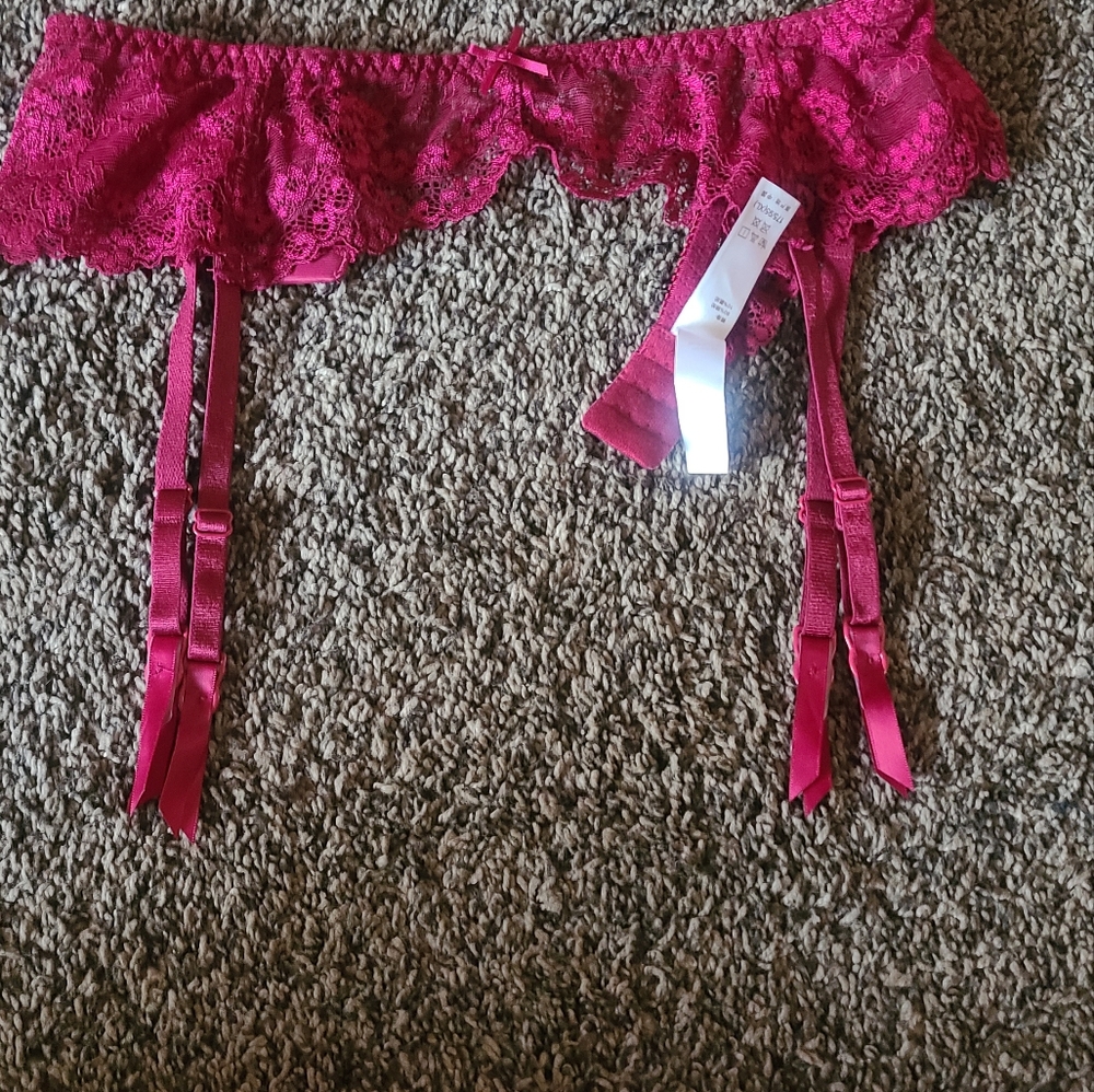 Elegant Lace Garter Belt in Red